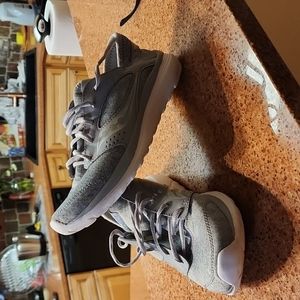 Saucony grey lightweight running shoes